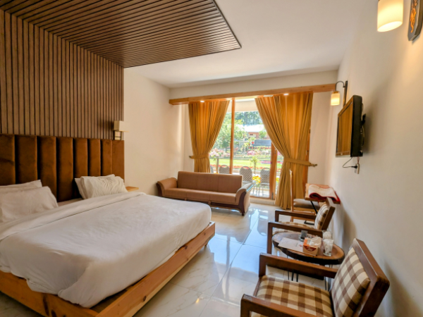 Luxury Main Block photo 1