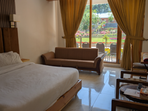 Luxury Main Block photo 2
